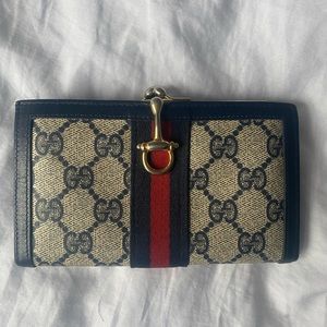 Vintage Gucci wallet- leather blue